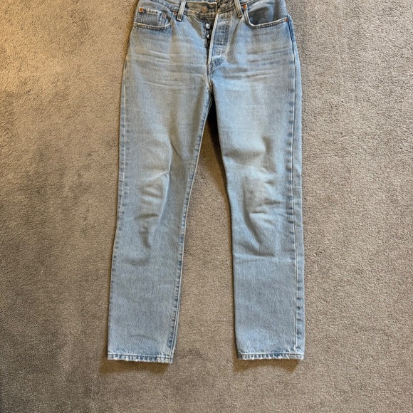 Women’s Levi’s 501 denim jeans light wash - Picture 2 of 9
